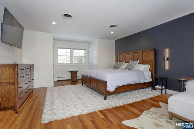 65 Edgewood Drive, Twp Of Washington, NJ 07676