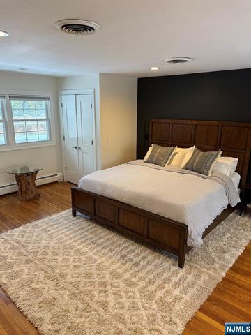 65 Edgewood Drive, Twp Of Washington, NJ 07676