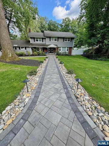 65 Edgewood Drive, Twp Of Washington, NJ 07676