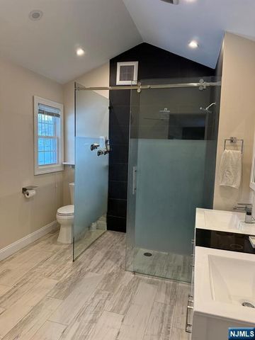 65 Edgewood Drive, Twp Of Washington, NJ 07676