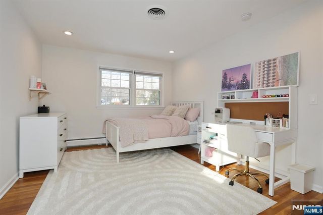 65 Edgewood Drive, Twp Of Washington, NJ 07676