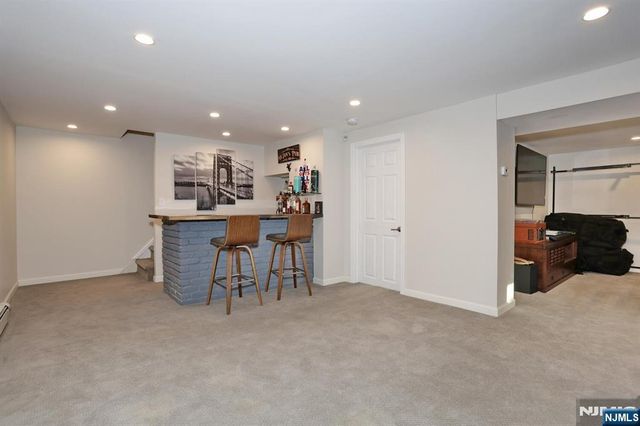 65 Edgewood Drive, Twp Of Washington, NJ 07676