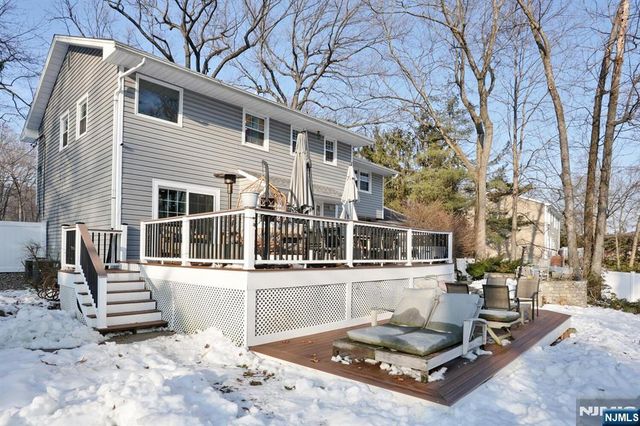 65 Edgewood Drive, Twp Of Washington, NJ 07676