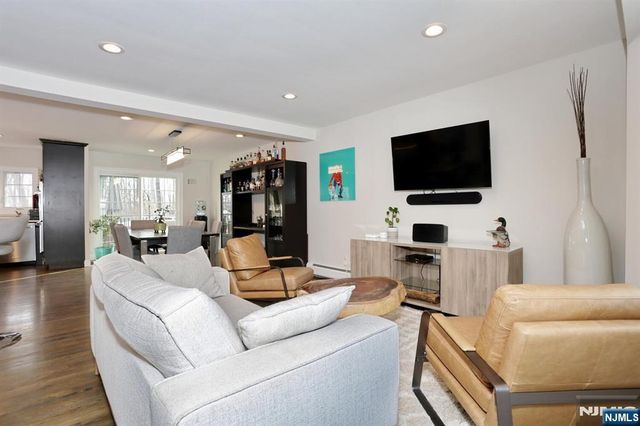 65 Edgewood Drive, Twp Of Washington, NJ 07676