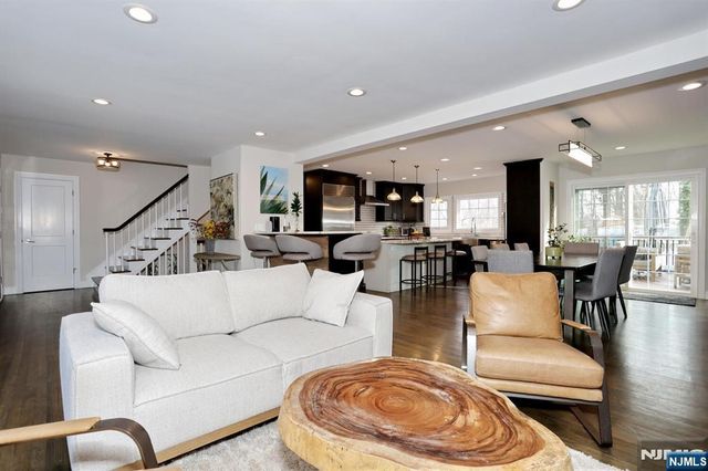 65 Edgewood Drive, Twp Of Washington, NJ 07676