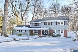 65 Edgewood Drive, Twp Of Washington, NJ 07676