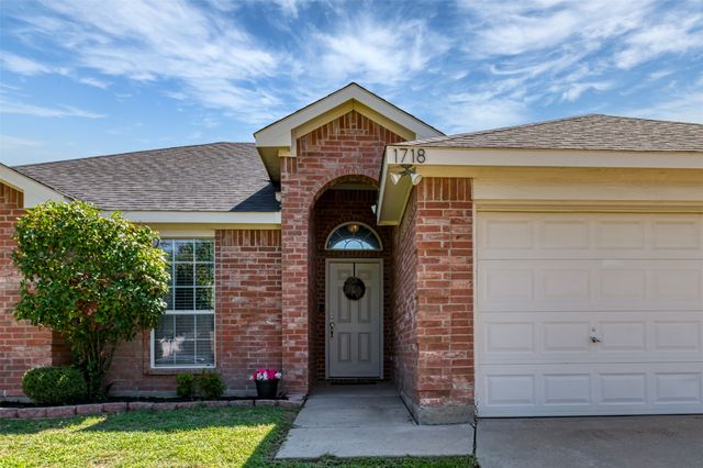 1718 La Caya Drive, Mansfield, TX 76063