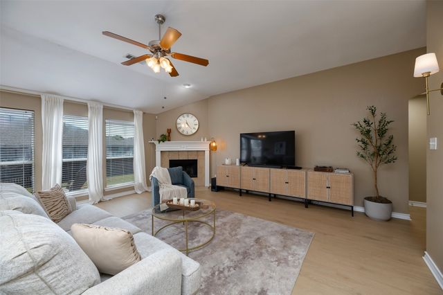 1718 La Caya Drive, Mansfield, TX 76063