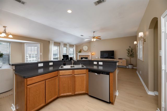 1718 La Caya Drive, Mansfield, TX 76063