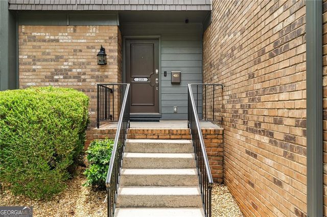 235 Leeward Lane, Roswell, GA 30076