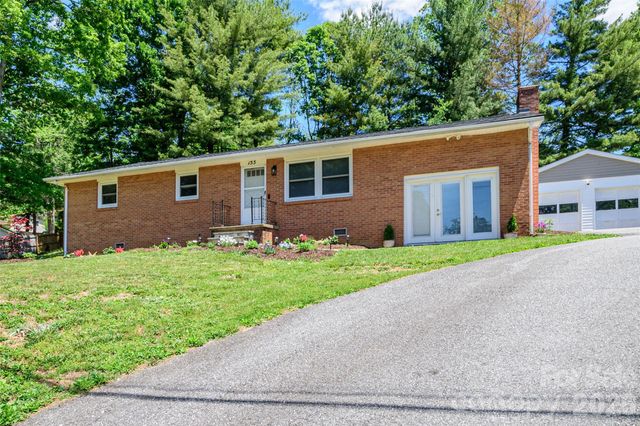 155 Chestnut Place, Arden, NC 28704