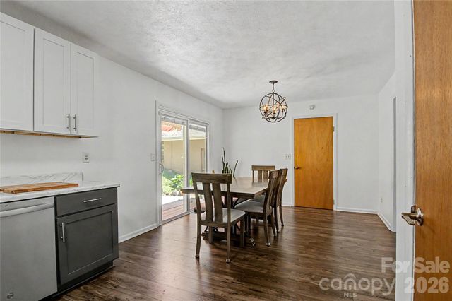 155 Chestnut Place, Arden, NC 28704