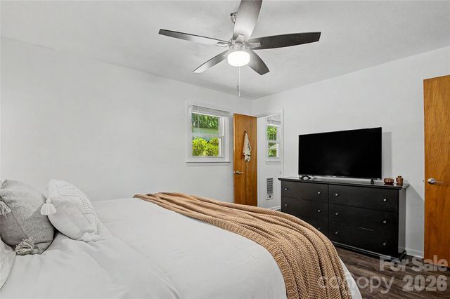 155 Chestnut Place, Arden, NC 28704