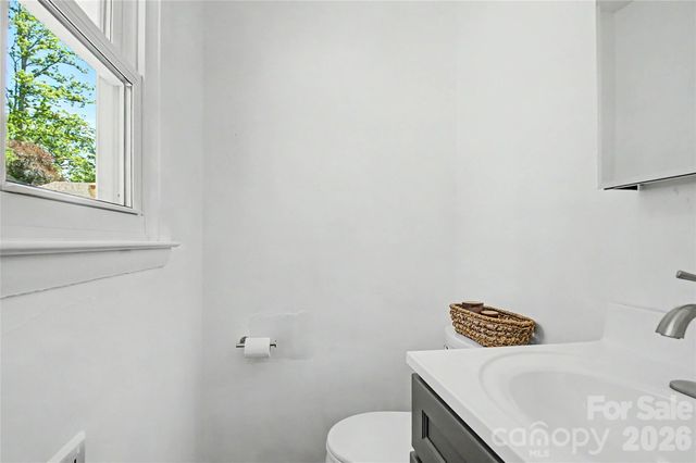 155 Chestnut Place, Arden, NC 28704