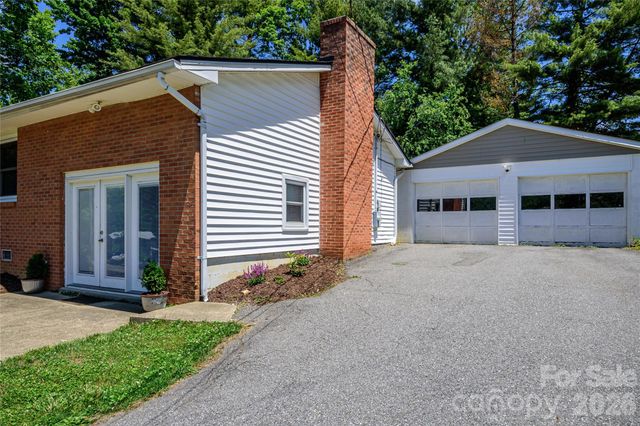 155 Chestnut Place, Arden, NC 28704