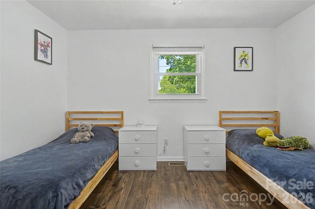 155 Chestnut Place, Arden, NC 28704