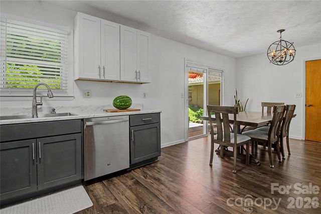 155 Chestnut Place, Arden, NC 28704