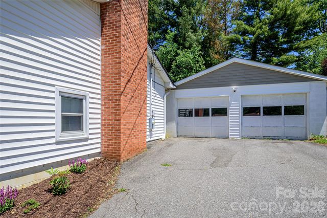 155 Chestnut Place, Arden, NC 28704