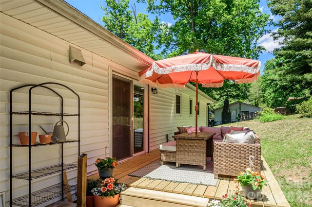 155 Chestnut Place, Arden, NC 28704