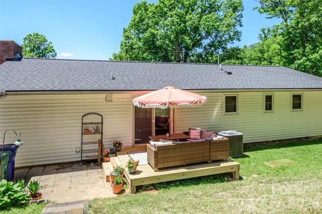 155 Chestnut Place, Arden, NC 28704