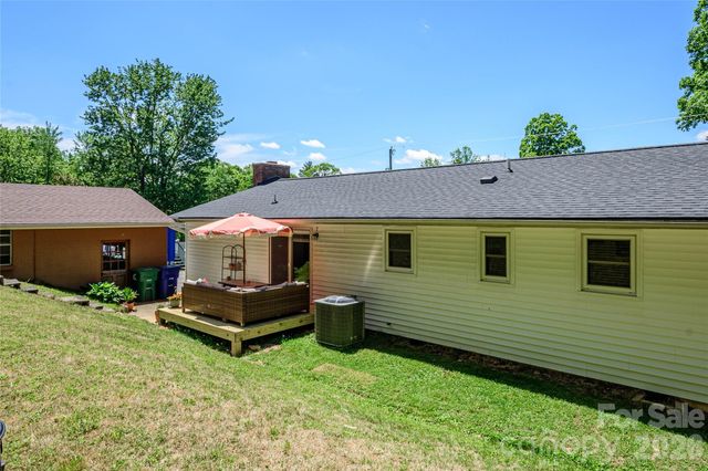 155 Chestnut Place, Arden, NC 28704