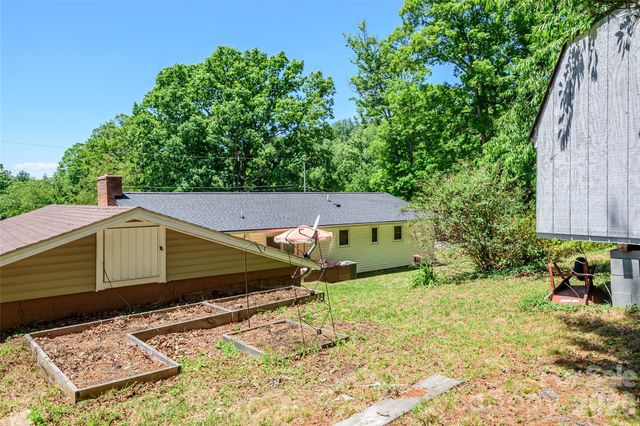 155 Chestnut Place, Arden, NC 28704