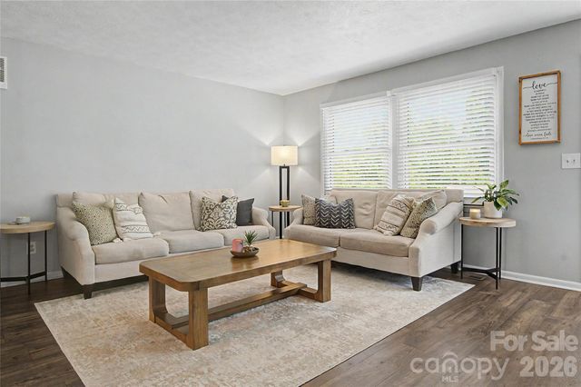 155 Chestnut Place, Arden, NC 28704
