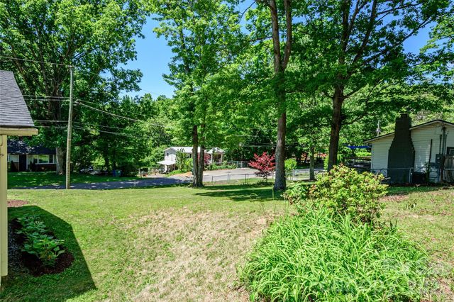155 Chestnut Place, Arden, NC 28704