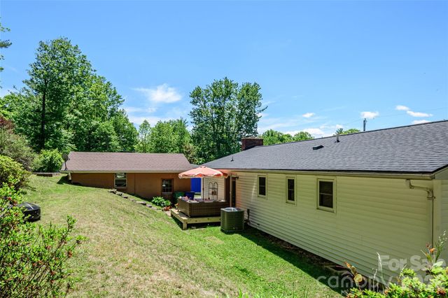 155 Chestnut Place, Arden, NC 28704