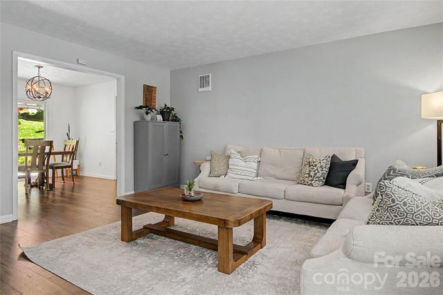 155 Chestnut Place, Arden, NC 28704