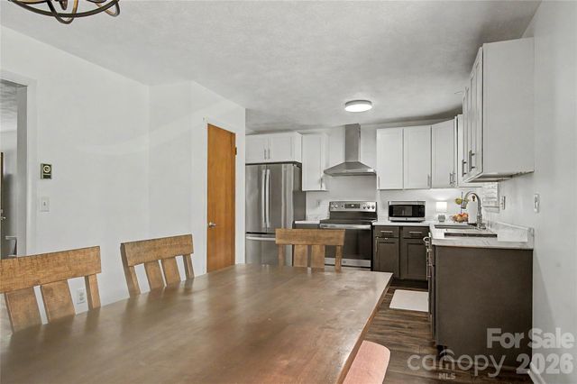 155 Chestnut Place, Arden, NC 28704
