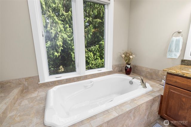 1808 Bakerview Court, Mount Vernon, WA 98274