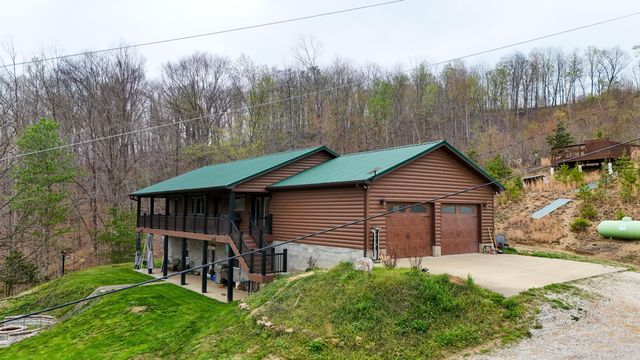 560 Davis Drive, Olive Hill, KY 41164