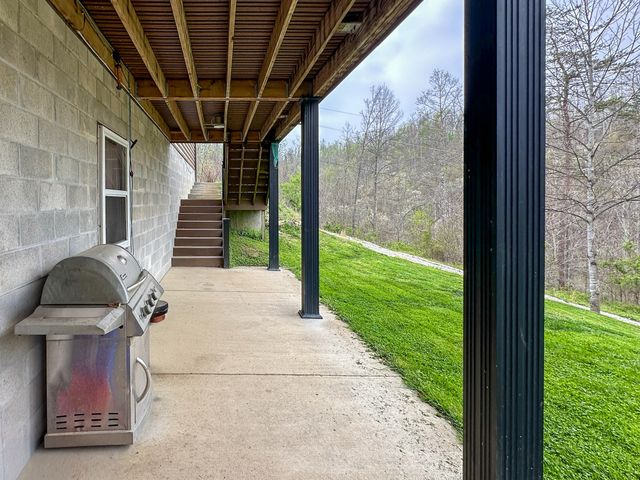 560 Davis Drive, Olive Hill, KY 41164