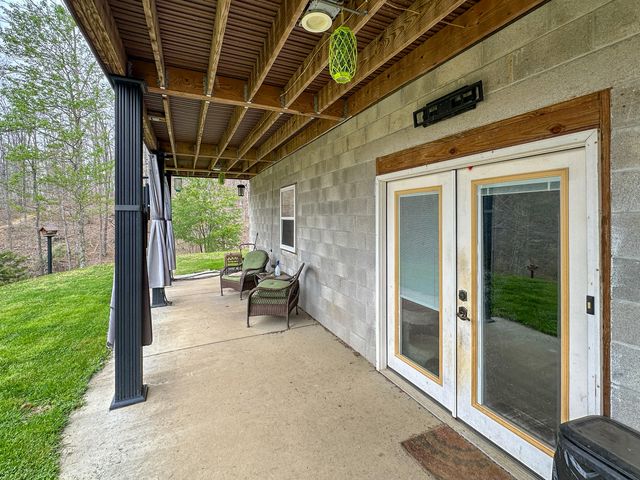560 Davis Drive, Olive Hill, KY 41164