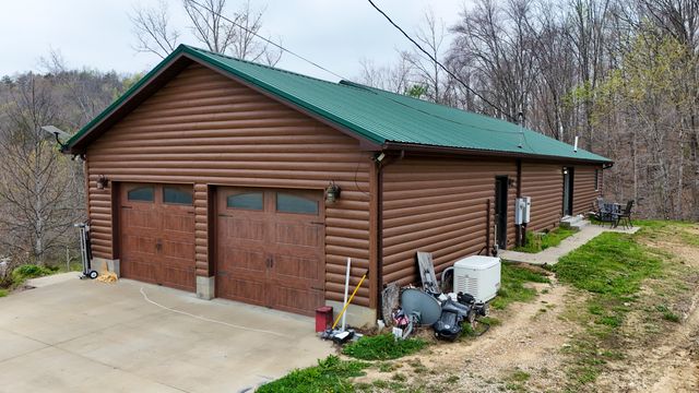 560 Davis Drive, Olive Hill, KY 41164