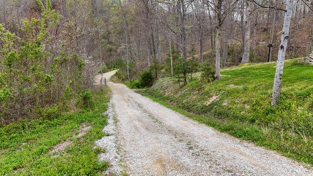 560 Davis Drive, Olive Hill, KY 41164