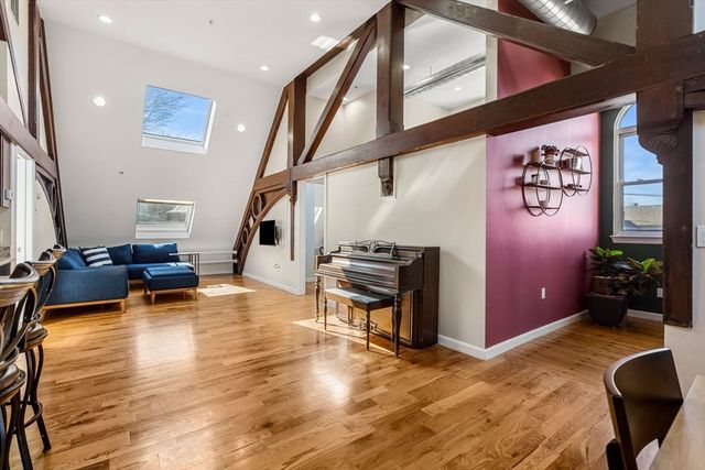 143 Burrill Street 301, Swampscott, MA 01907