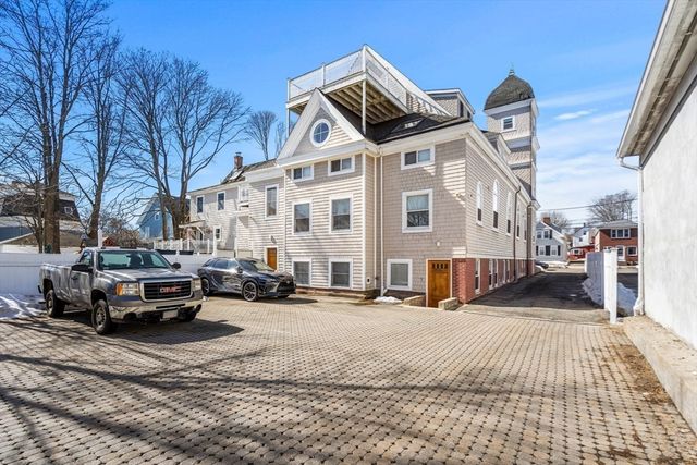 143 Burrill Street 301, Swampscott, MA 01907