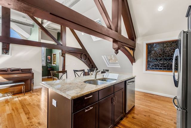 143 Burrill Street 301, Swampscott, MA 01907