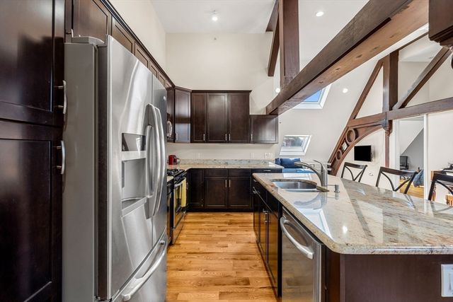 143 Burrill Street 301, Swampscott, MA 01907