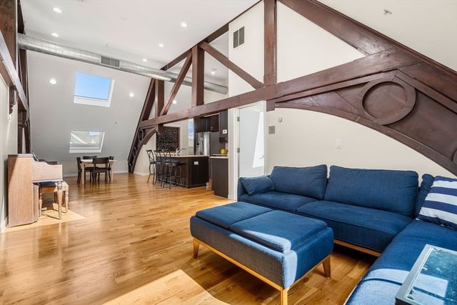 143 Burrill Street 301, Swampscott, MA 01907