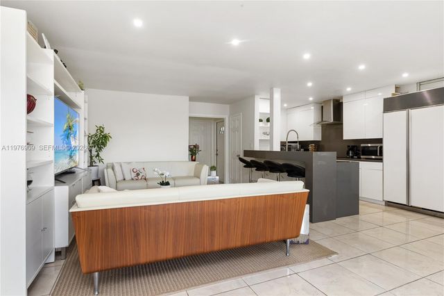 1400 N Tallwood Ave 306, Hollywood, FL 33021