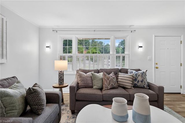 200 Brookview Circle, Jamestown, NC 27282