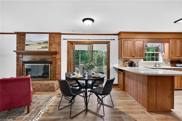 200 Brookview Circle, Jamestown, NC 27282