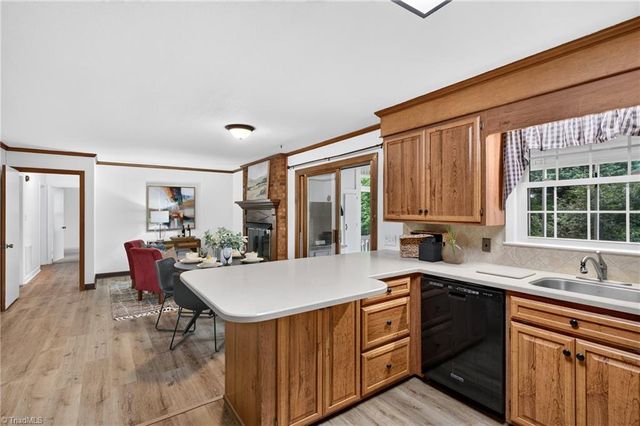 200 Brookview Circle, Jamestown, NC 27282