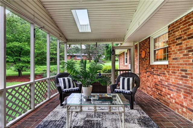 200 Brookview Circle, Jamestown, NC 27282