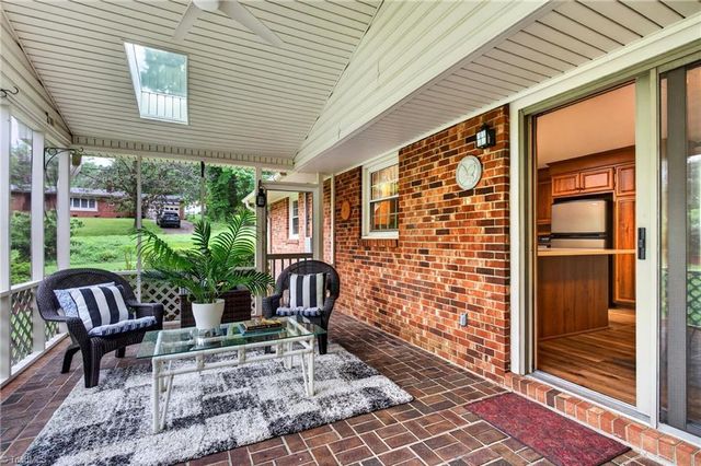 200 Brookview Circle, Jamestown, NC 27282