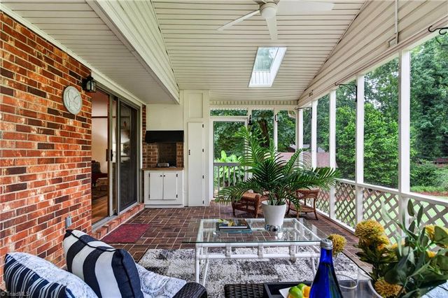 200 Brookview Circle, Jamestown, NC 27282