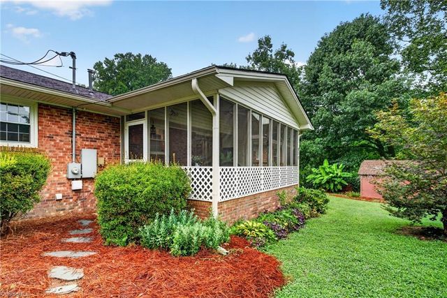 200 Brookview Circle, Jamestown, NC 27282